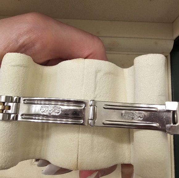 Rolex BLUE MOTHER OF PEARL DIAL & DIAMOND BeZeL - Picture 9 of 10